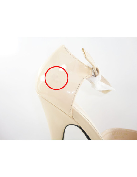 BEIGE ECRU PINS LACQUERED SANDALS - 6