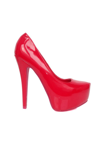 DES ÉPINGLES À BOTTES ROUGES SUR LA PLATE-FORME  - 1