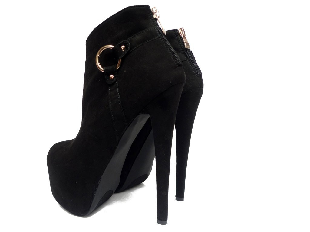 FEKETE BOKAZSAK, SÁRGAL, SUEDE PLATFORMON - 3