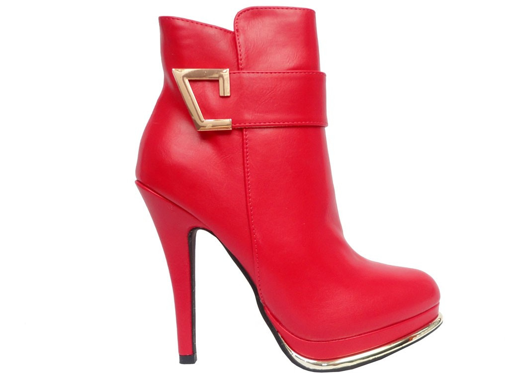 ROTE STIEFEL AUF ÖKOLEDER-PINS - 2