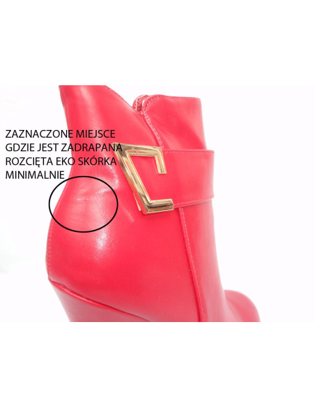 ROTE STIEFEL AUF ÖKOLEDER-PINS - 2