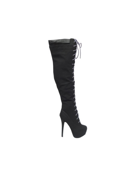 BOTTES NOIRES AVEC ÉPINGLES SUR LA PLATE-FORME DES MOUSQUETAIRES - 1