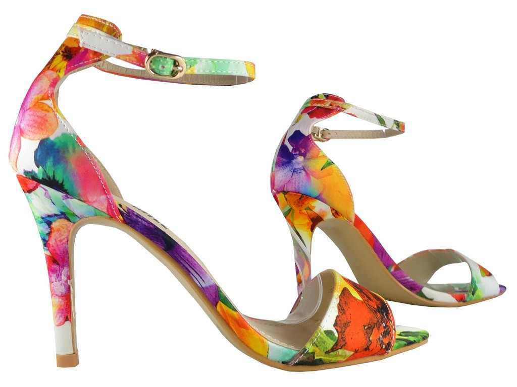 BEIGE HEELED SANDALS WITH SATIN FLOWERS - 2