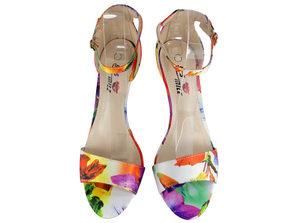SANDALES À TALON BEIGE AVEC FLEURS EN SATIN - 4