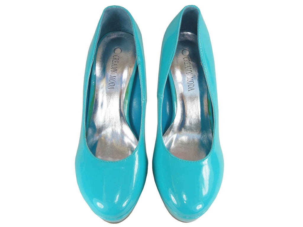 DES ÉPINGLES BLEU TURQUOISE SUR LE QUAI  - 2