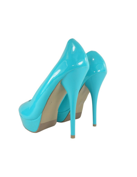 DES ÉPINGLES BLEU TURQUOISE SUR LE QUAI  - 4