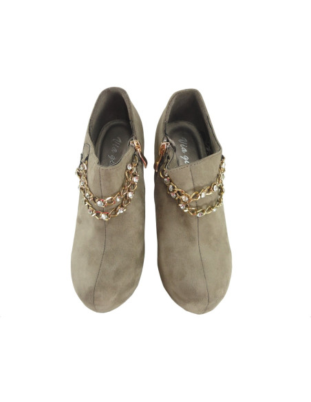 Beige Stiefel Damenschuhe mit einer Kette - 2