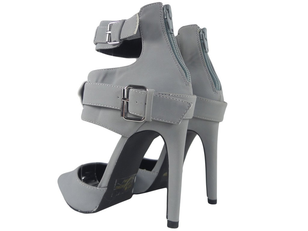 Stiletto sarok bokaszíjjal - 4