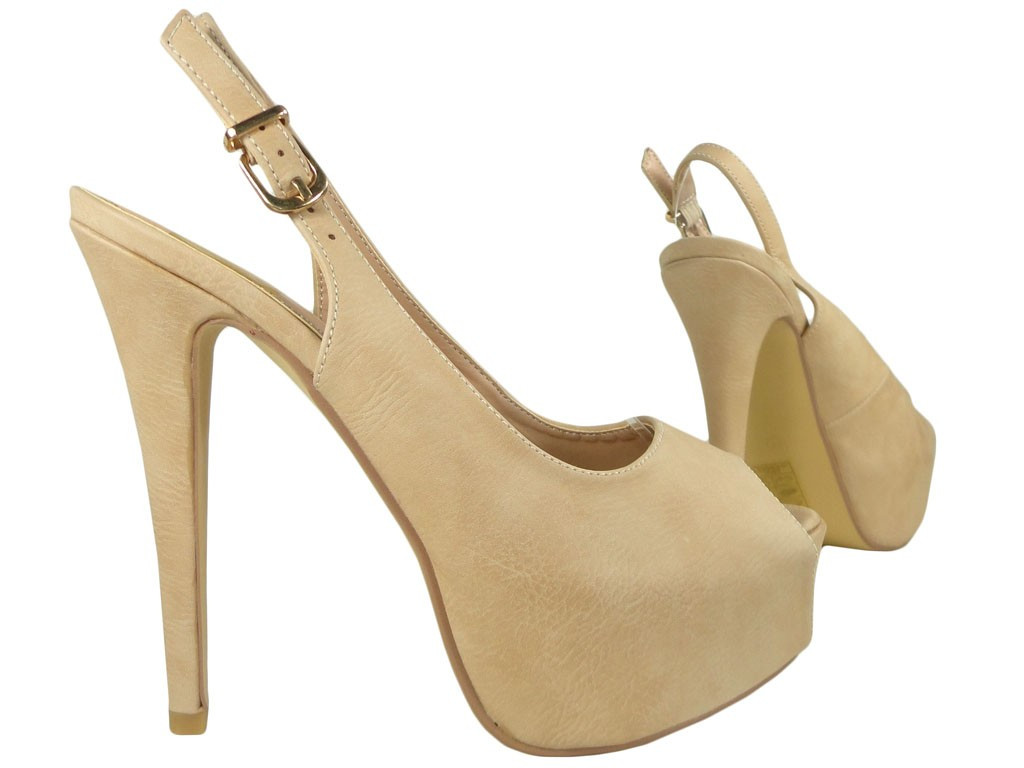 Beige Stilettos auf den Plateausandalen - 3