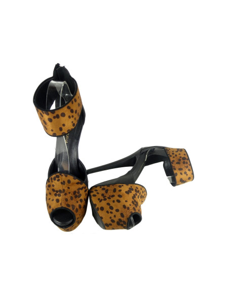Black sandals on the pin of the panther platform - 2