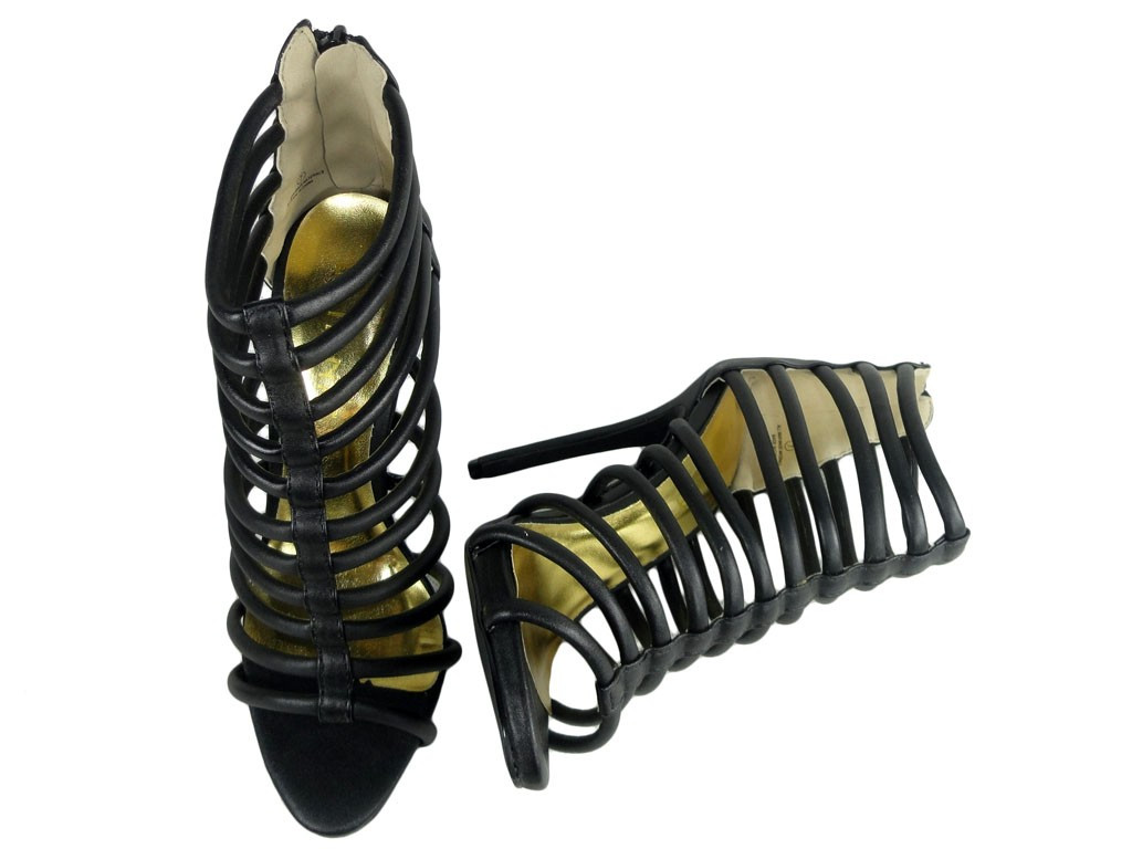 SCHWARZE SANDALEN AUF EINEM RIEMCHEN-STÖPSEL - 4