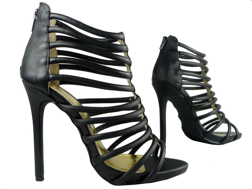 SCHWARZE SANDALEN AUF EINEM RIEMCHEN-STÖPSEL - 2
