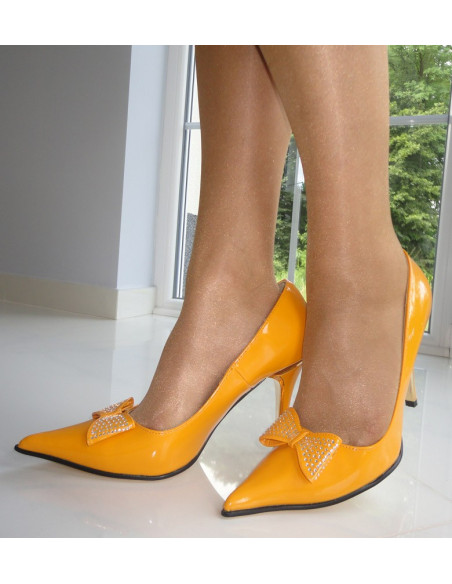 BUTY SZPILKI KLASYCZNE ŻÓŁTE LAKIERKI