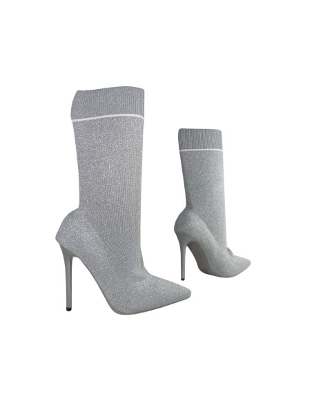 Des bottes grises épingles style chaussettes de sport - 3