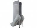 Gray boots pins sports sock style - 4
