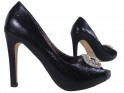 Fekete magas sarkú női cipő pumpák brossal - 3