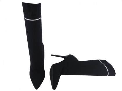 Fekete magas sarkú bokacsizma sportos stílusú zokni - 2