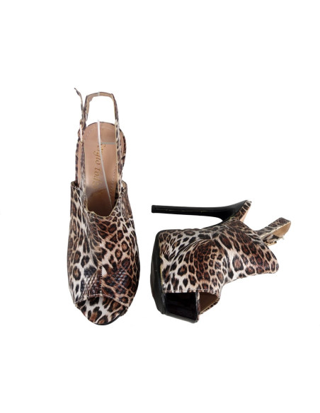 Pins of sandals on a sexy panther platform - 2