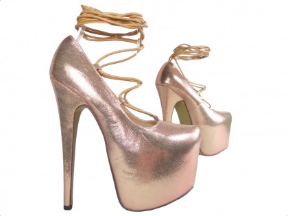 Złote wiązane szpilki na platformie high heels - 4