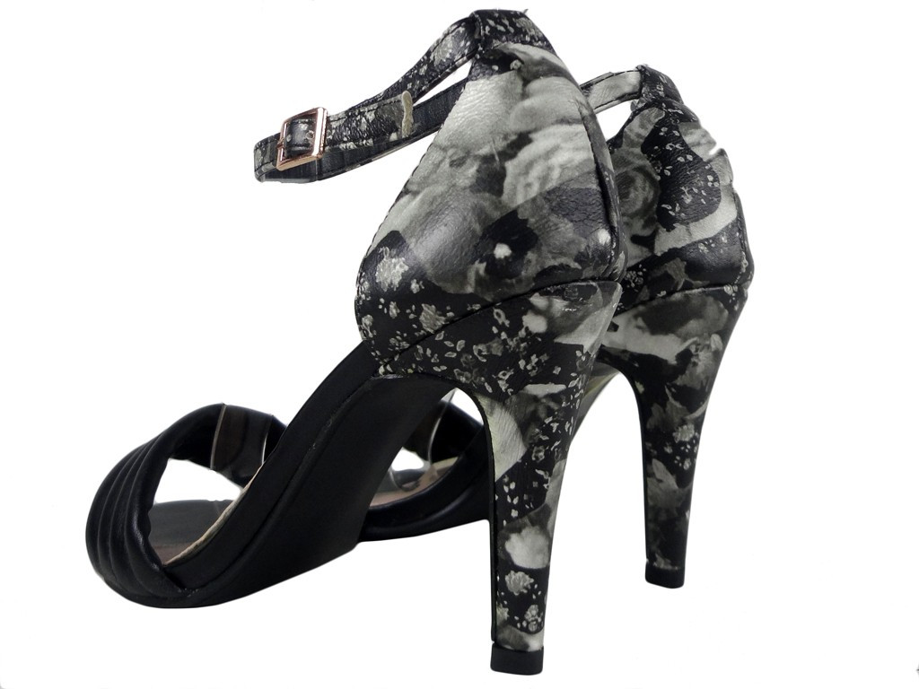 Melnas stiletto sandales ar papēža siksniņu - 4