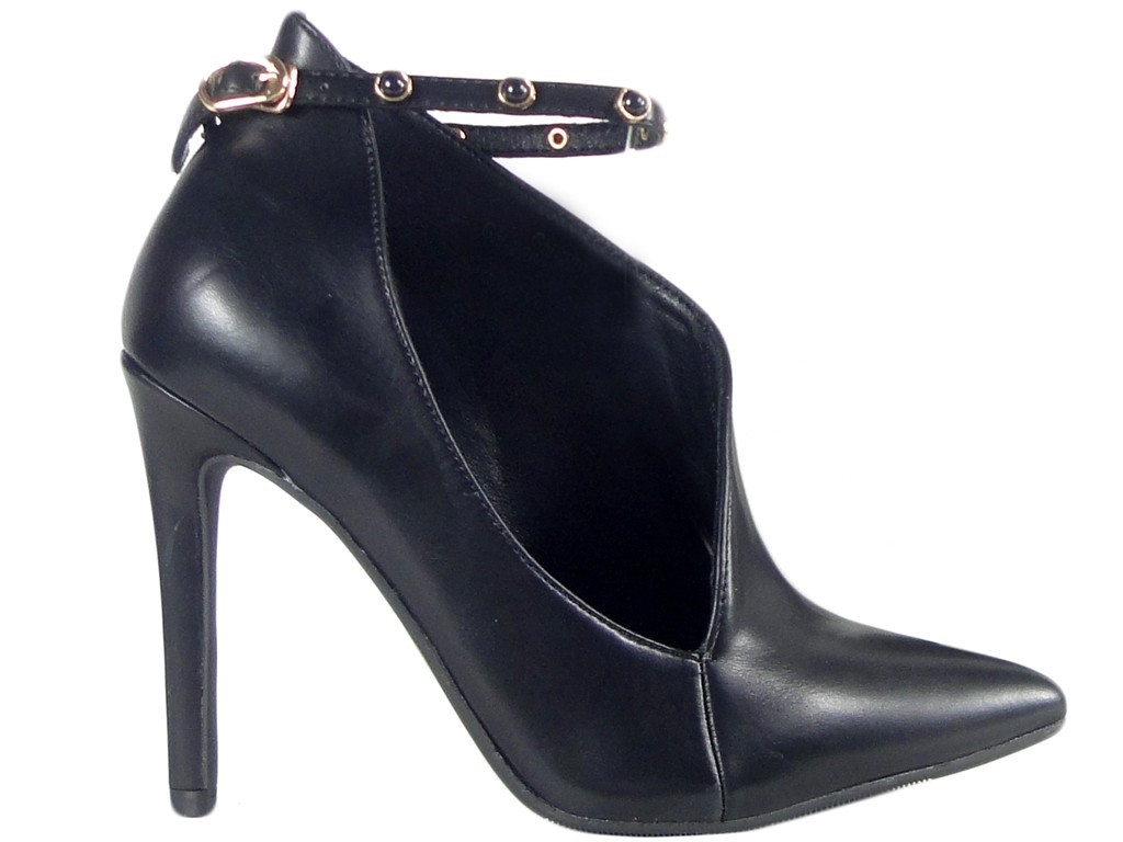 Bottes noires pour femmes avec lanière découpée - 1