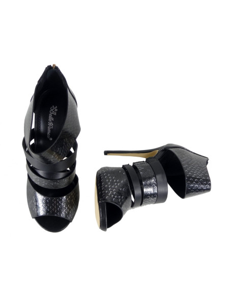 Black pin sandals built in - 2