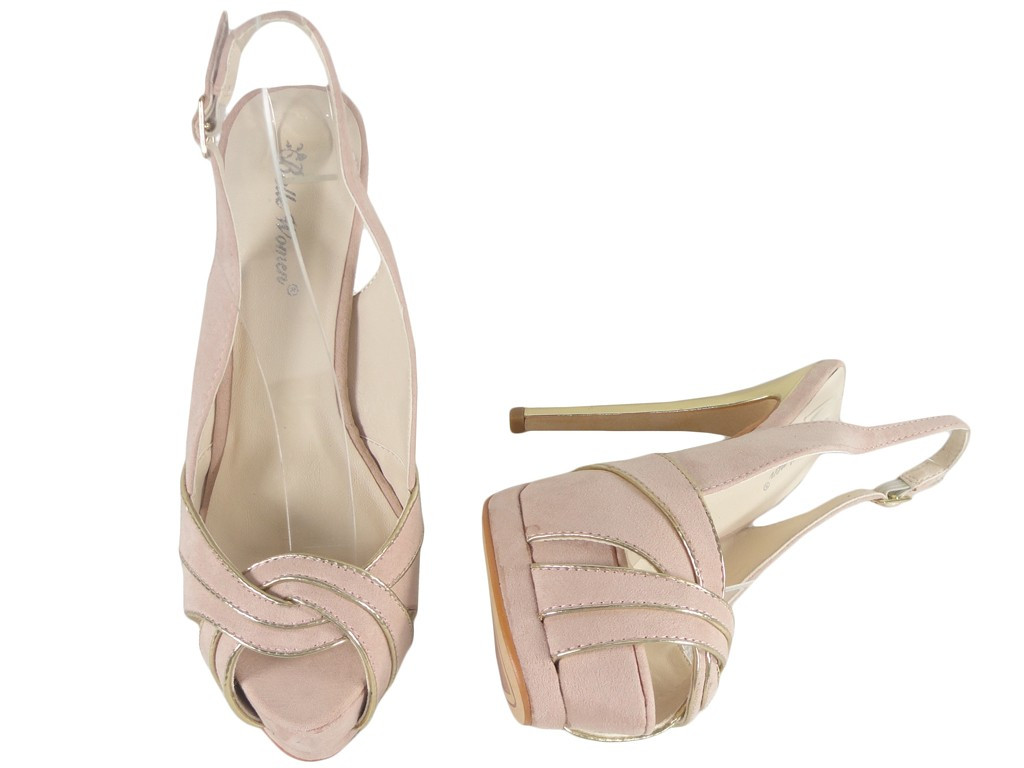 Sandales beiges sur la plateforme chaussures sur une épingle - 2