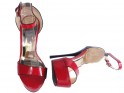Červené sandály na vysokém podpatku s páskem na kotníku - 2