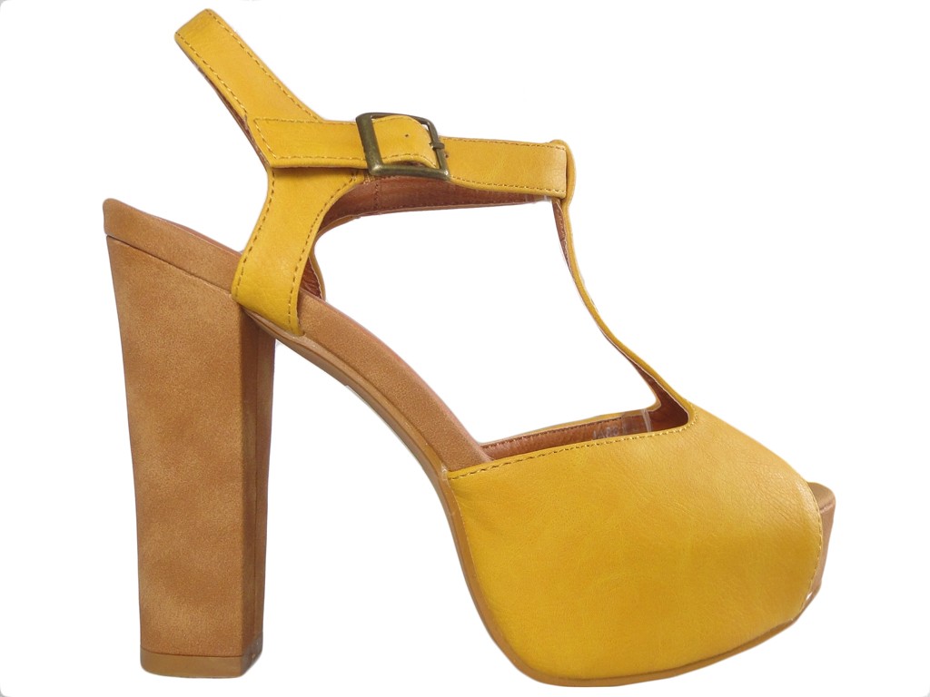 Sandale cu platformă din piele de căprioară galbenă, cu toc înalt - 1