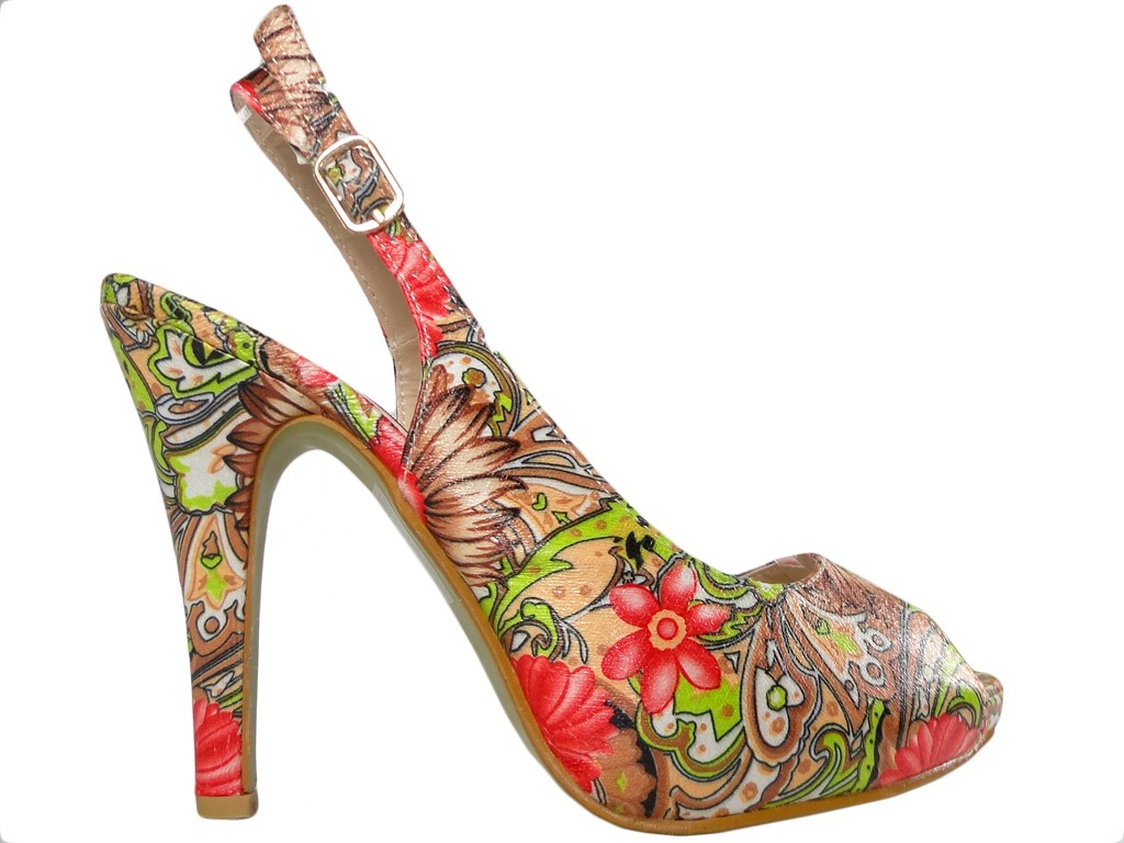 Sieviešu sandales ar atvērtiem pirkstgaliem un krāsainiem ziediem - 1
