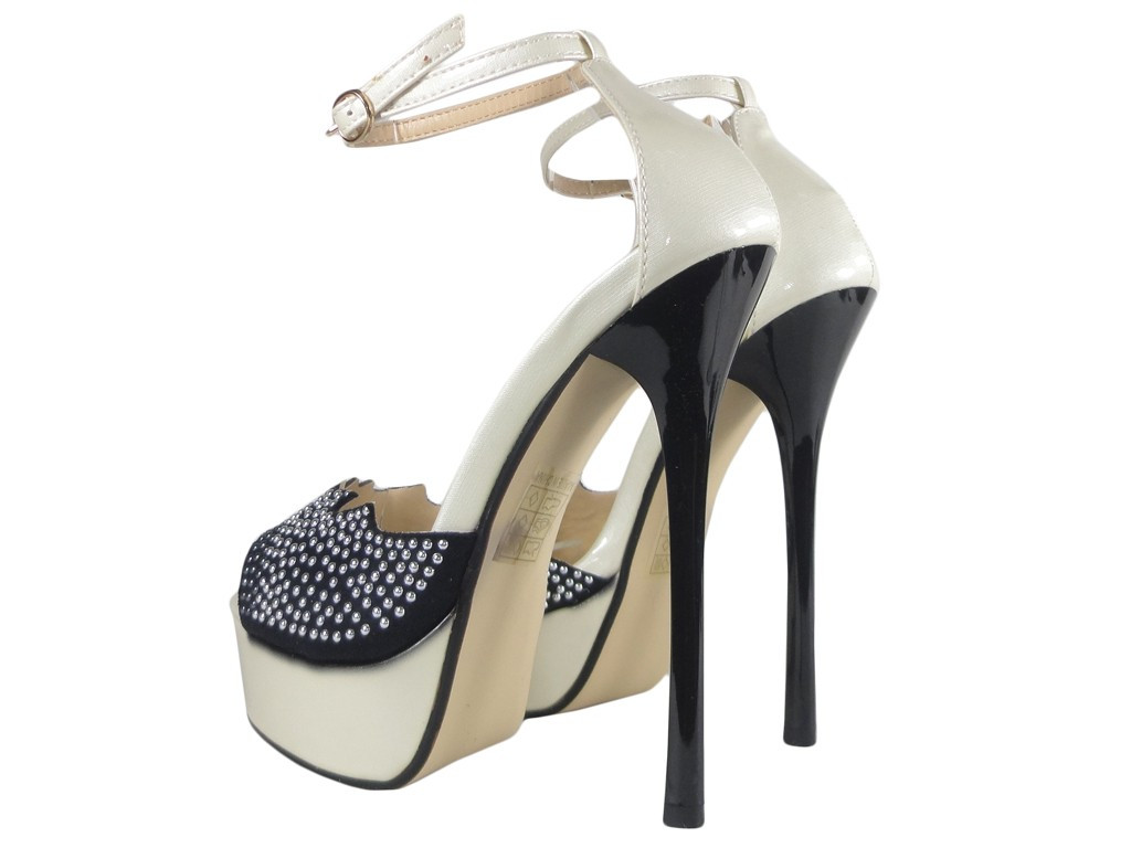 Ecru High Heels auf einer cremigen Plattform - 4