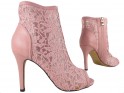 Outletové růžové prolamované sandály kotníkové boty s výšivkou - 3