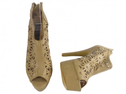 Išparduotuvė Smėlio spalvos ažūriniai moteriški sandalai - 2