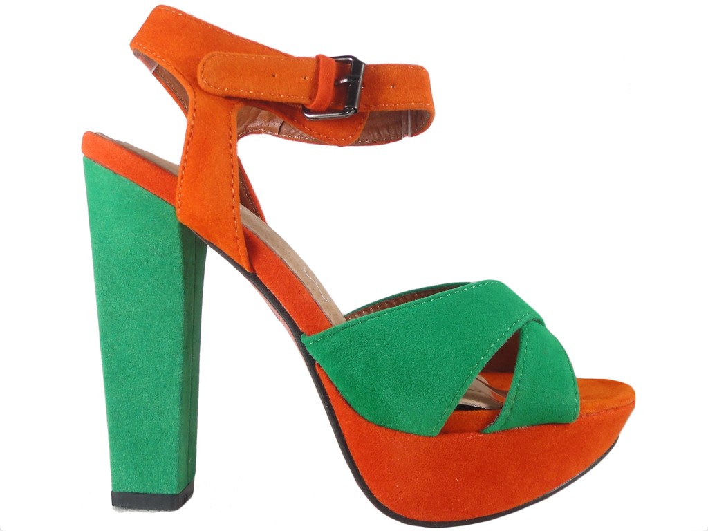 Outletové zeleno-oranžové sandále - 1