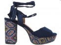 Dunkelblaue Sandalen auf Block und Plattform im Boho-Stil - 1