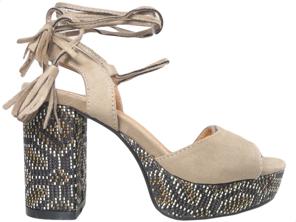 Smėlio spalvos boho stiliaus moteriški smailianosiai sandalai - 1
