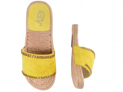 Żółte klapki damskie z cyrkoniami płaskie buty - 2