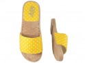 Жовті шльопанці в горошок жіночі плоскі туфлі - 2