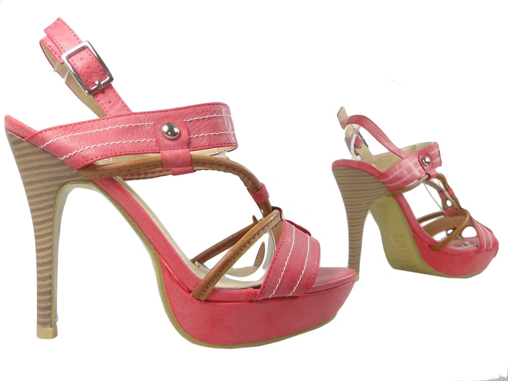 Rosa Sandalen auf Damenschuhen mit hohen Absätzen - 3