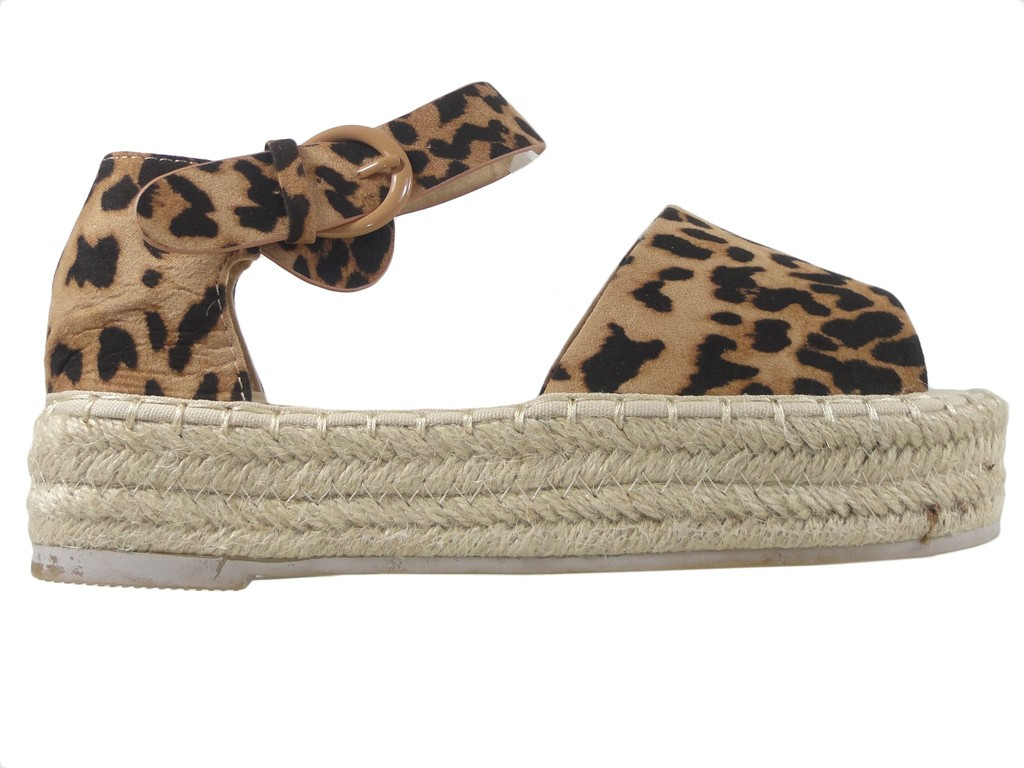 Ploché, ľahké espadrilky s leopardovou potlačou a opaskom - 1