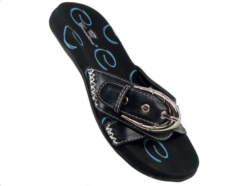 Black flip-flops with a buckle on the foam sole - 3