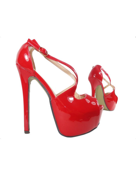 Czerwone szpilki na platformie high heels z paskiem