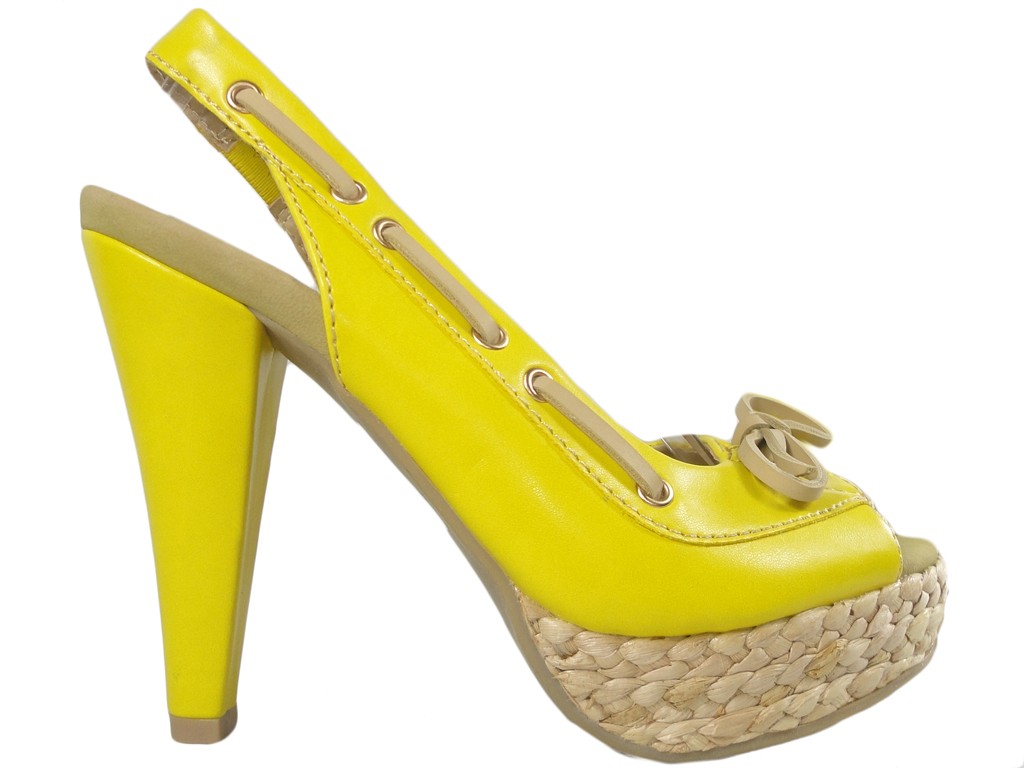 Žlté sandále na platforme s vysokými podpätkami - 1