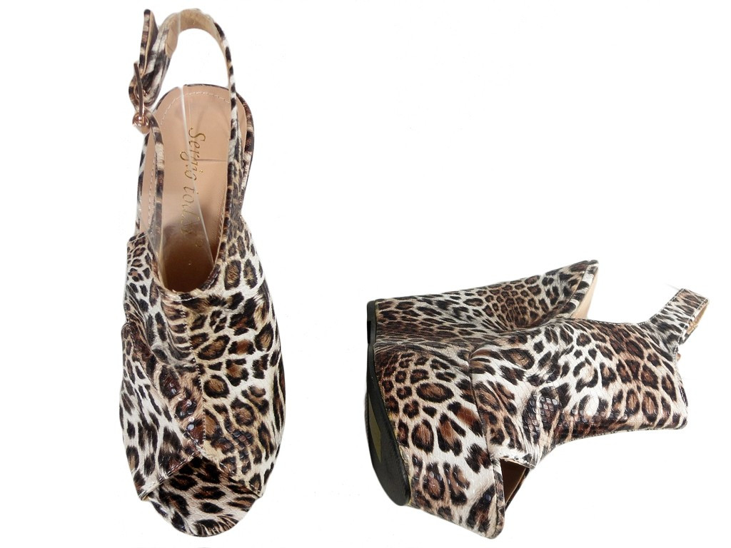 Dámské sandály na klínu s leopardím potiskem - 2