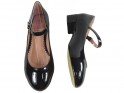 Pantofi scurți din piele ecologică de culoare neagră - 3
