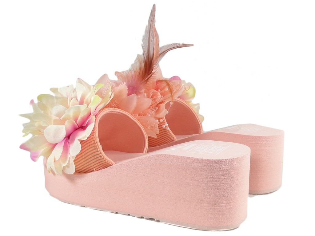 Tongs roses avec ancrage de plumes - 4