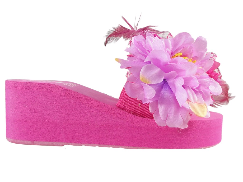 Dámske ružové klinové papuče s pierkami - 1