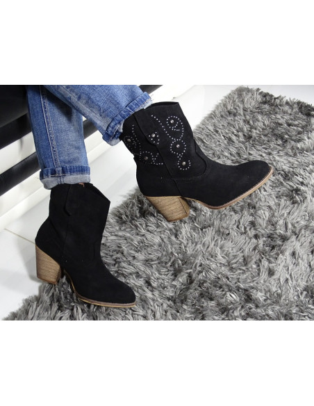 Women's black cowgirl boots on the block - 2
