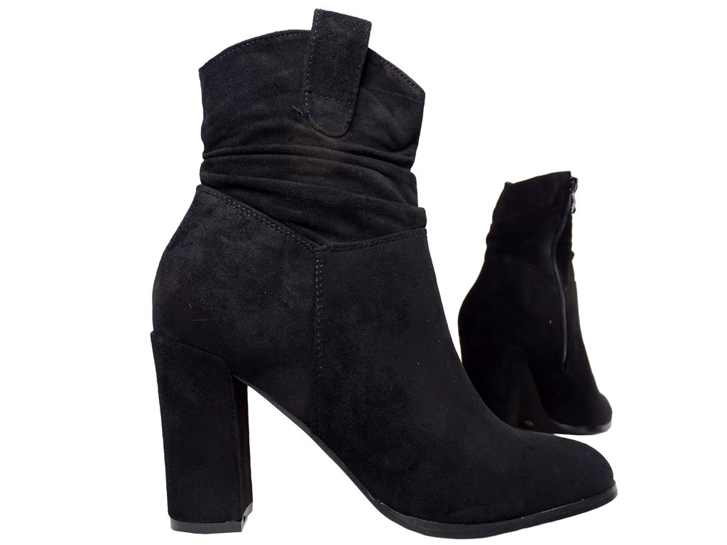 Schwarze Wildlederstiefel an den Post-Damenschuhen - 3