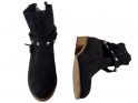 Чорні жіночі замшеві черевики на танкетці - 3
